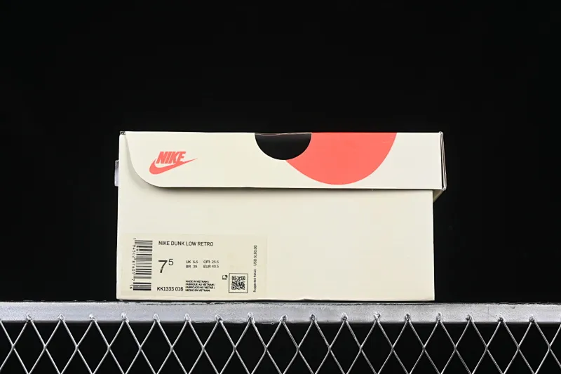 All categories Nk SB Dunk series Nk SB Dunk Low low-top sneakers Nk SB Dunk Low FOG joint-Zhubabai hook Anniversary high-end customization low-top casual sneakers KK1333-016